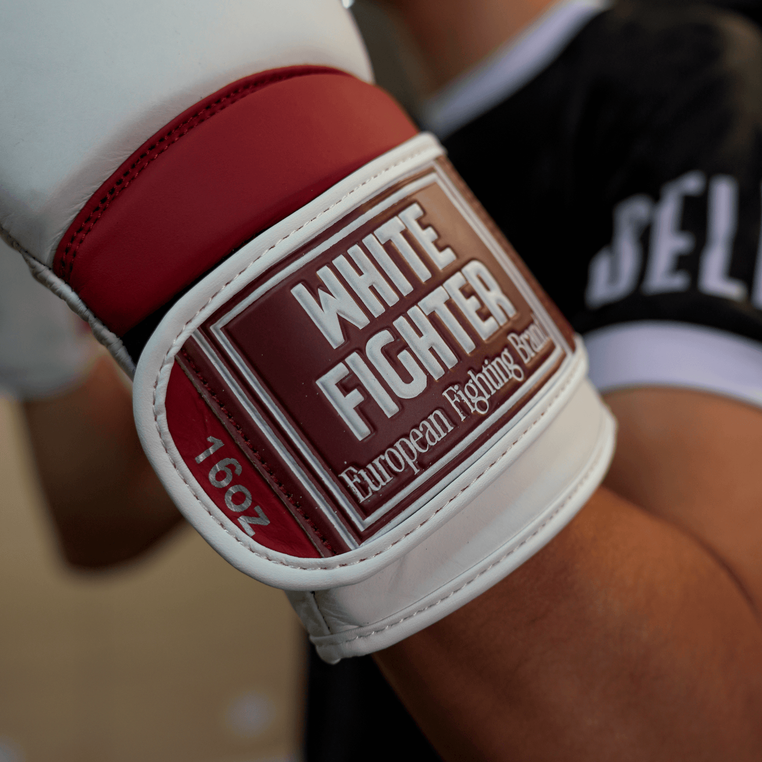 Guantes WF Blanco y Rojo